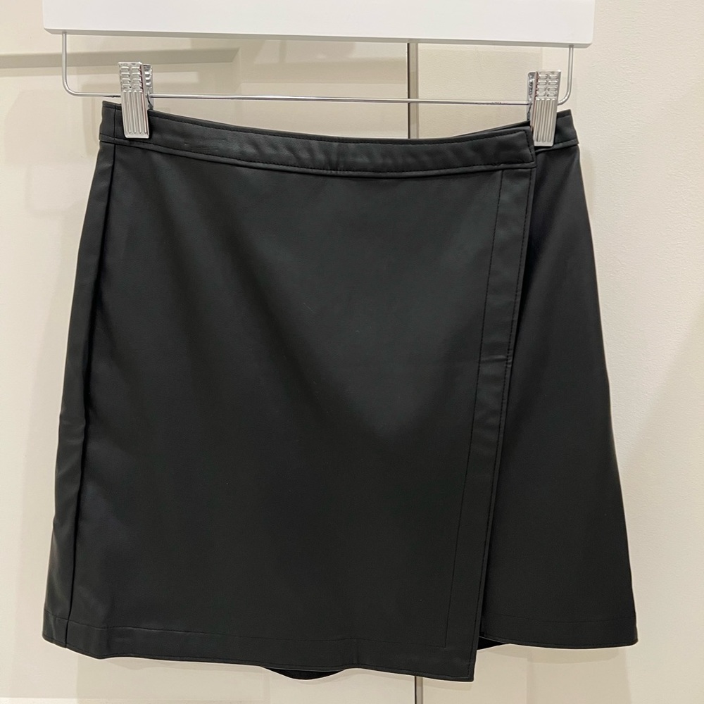 [a&f] Faux Leather Skirt